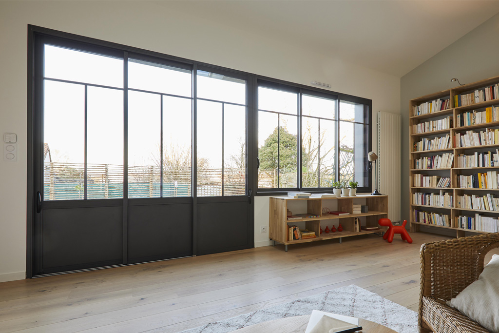 Baie vitree salon bibliotheque aluminium